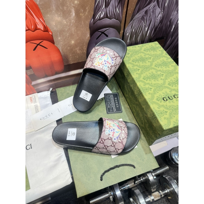 G*u*i slippers